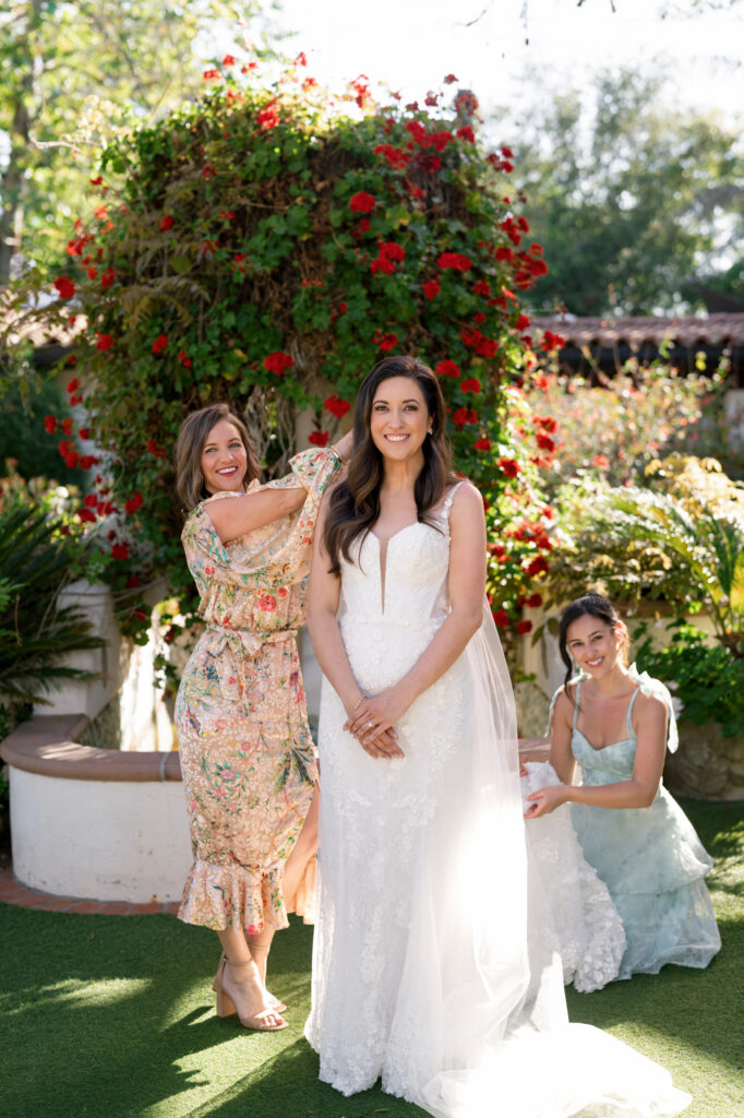 Planner from Wedicity helping bride
